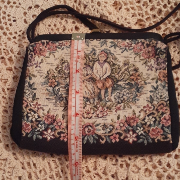 Vintage tapestry purse - Picture 5 of 6